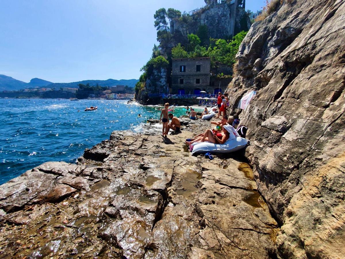 Hostel & Glamping Santa Fortunata Sorrento Ngoại thất bức ảnh
