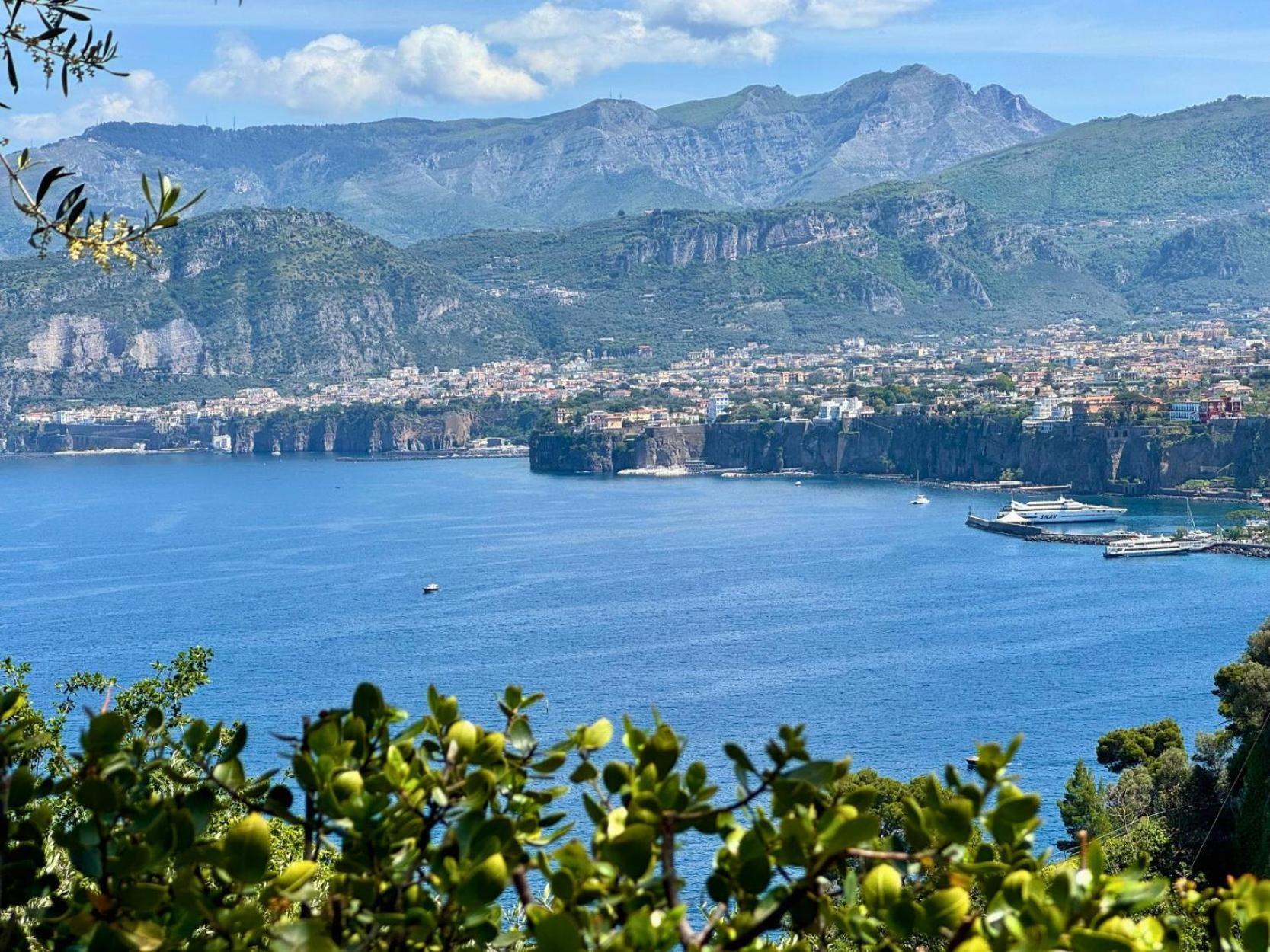 Hostel & Glamping Santa Fortunata Sorrento Ngoại thất bức ảnh